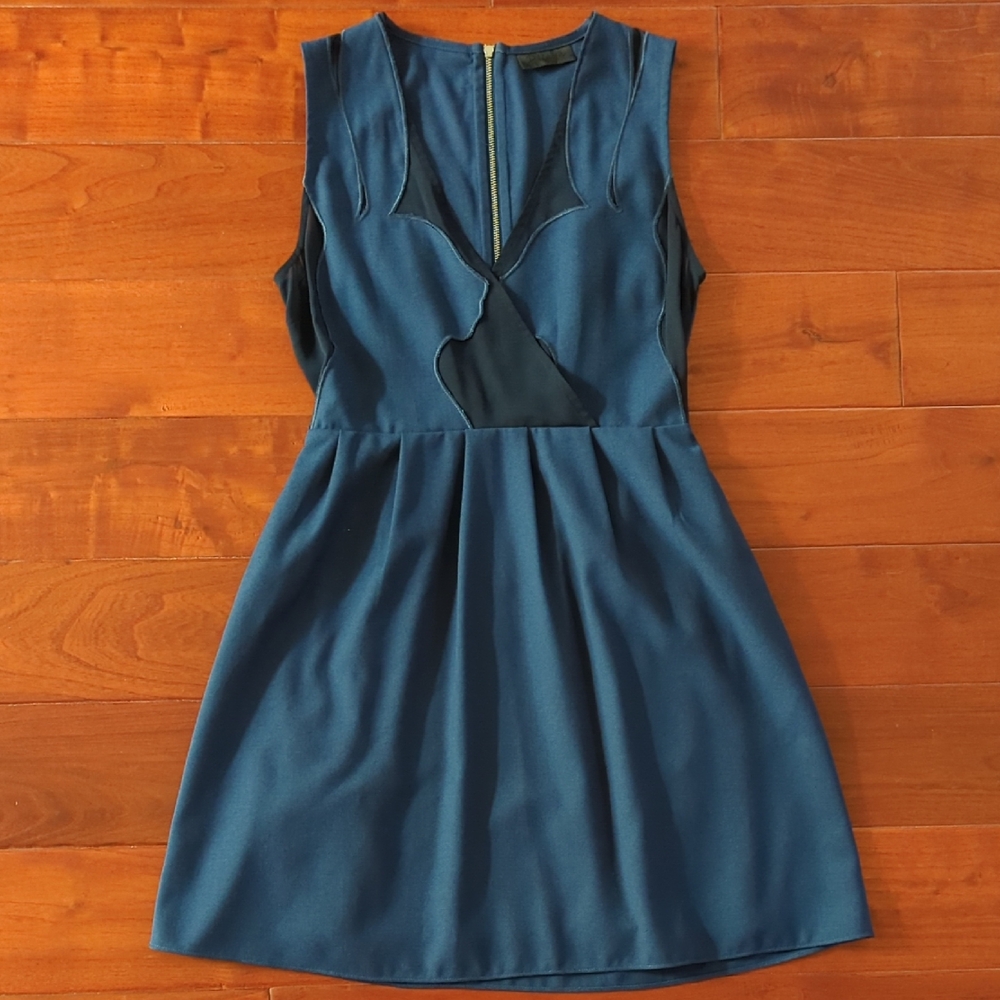 Elegant Blue Sleeveless Dress